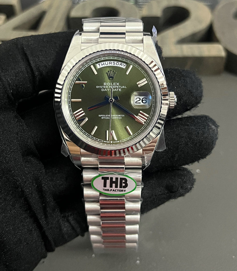 Day Date (Green Roman)